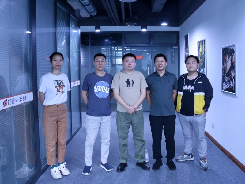 nuGj_1685948592554082409.jpg 万木鸟.jpg